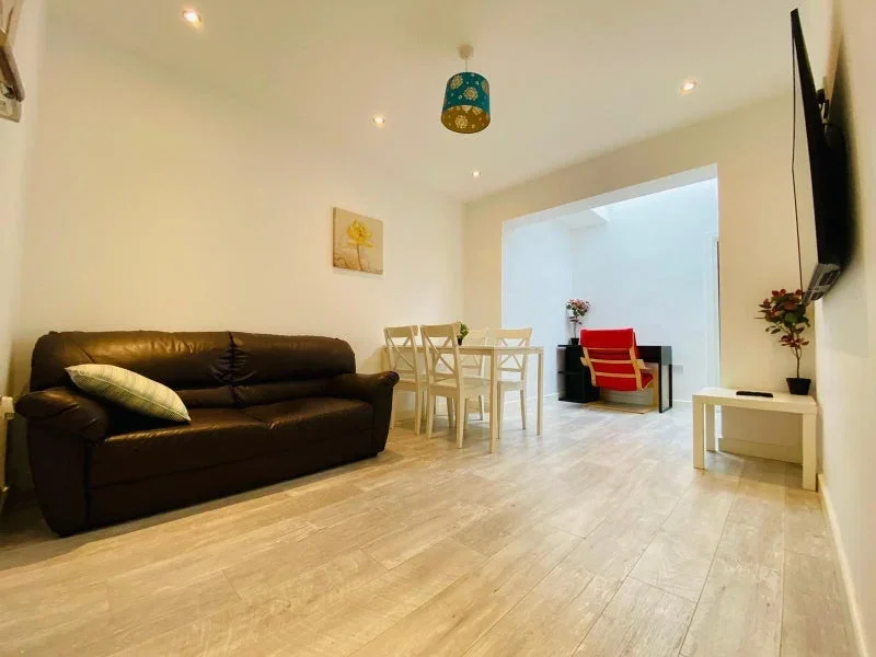 Room Walsingham Road in Greater London