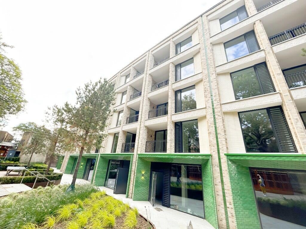 Flat Earl's Court Gardens in Greater London