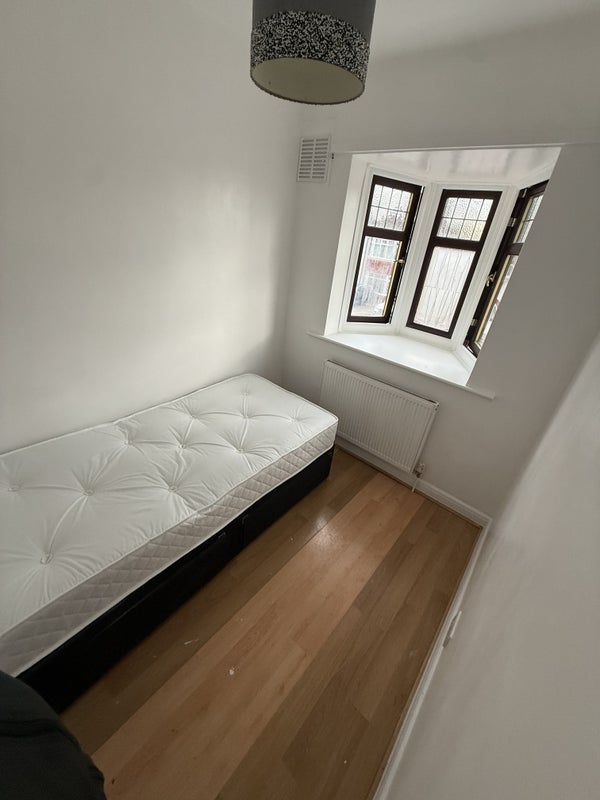 Room Verdayne Avenue in Greater London