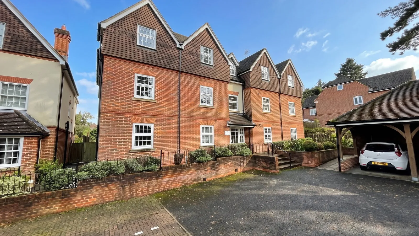 Flat Heyward Gardens in Newbury