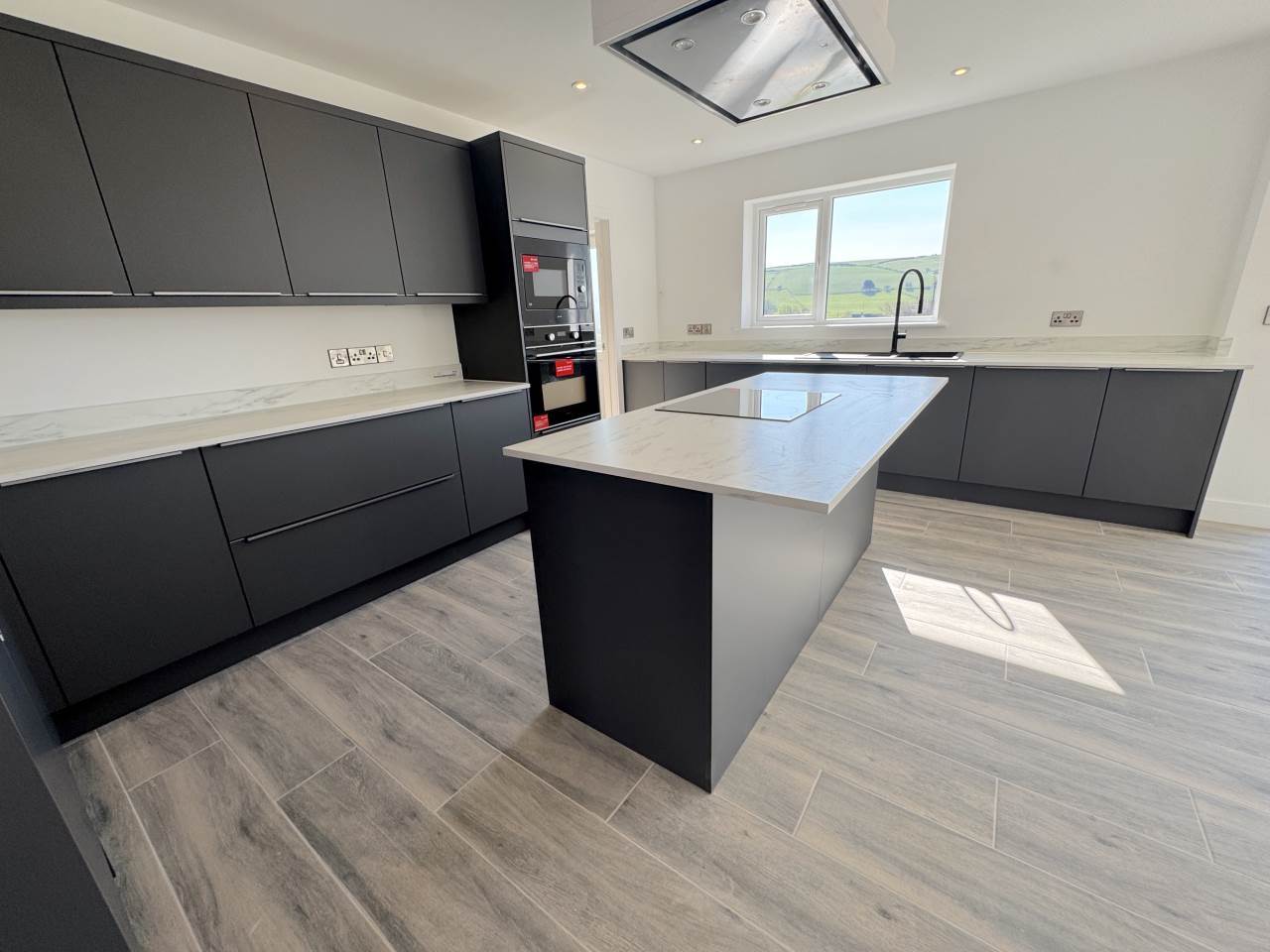 House B4353 in Llandre