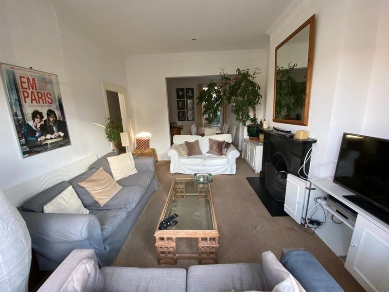 Room Kingsgate Road in Greater London