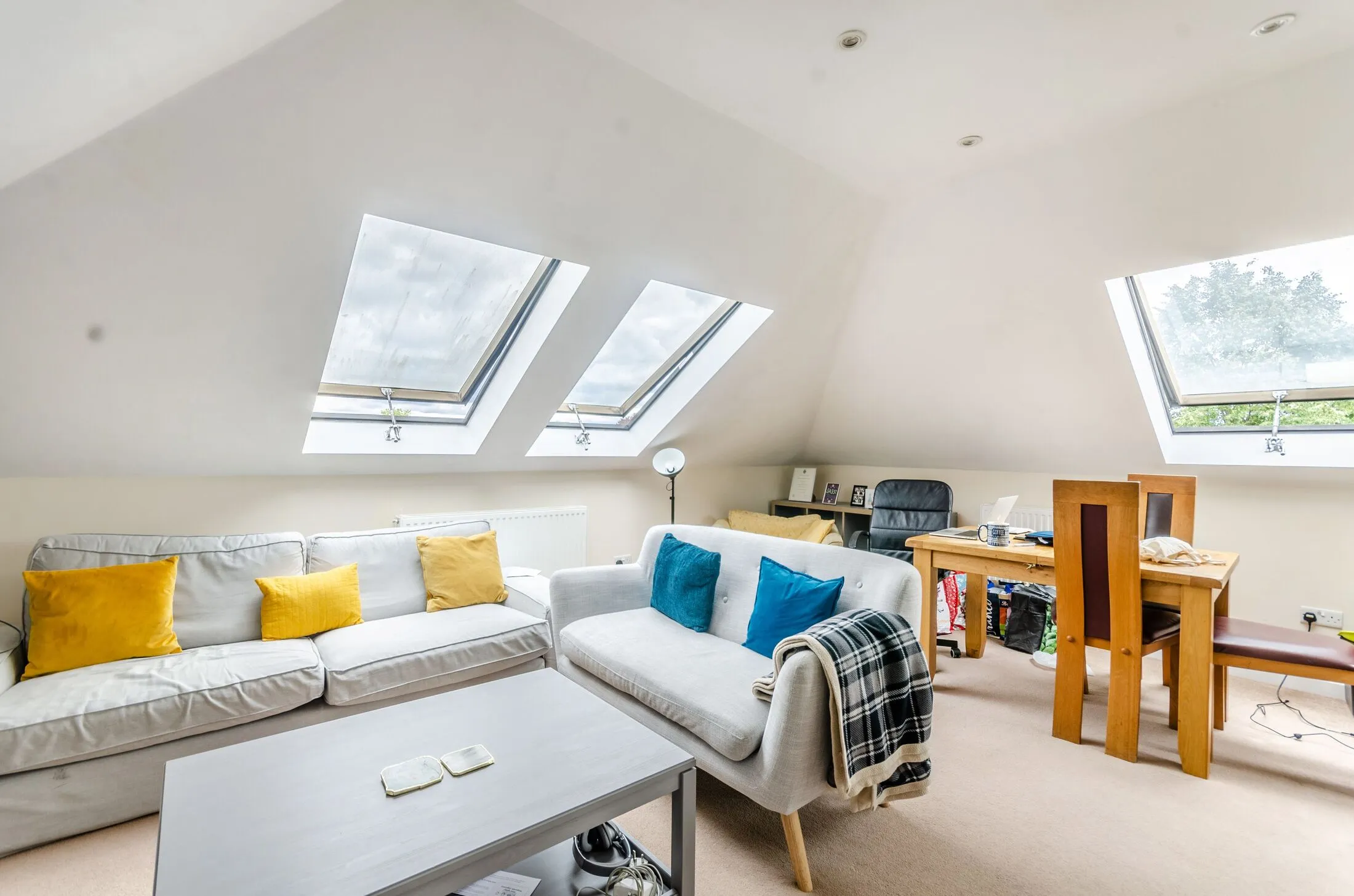 Flat Barry Road in Greater London