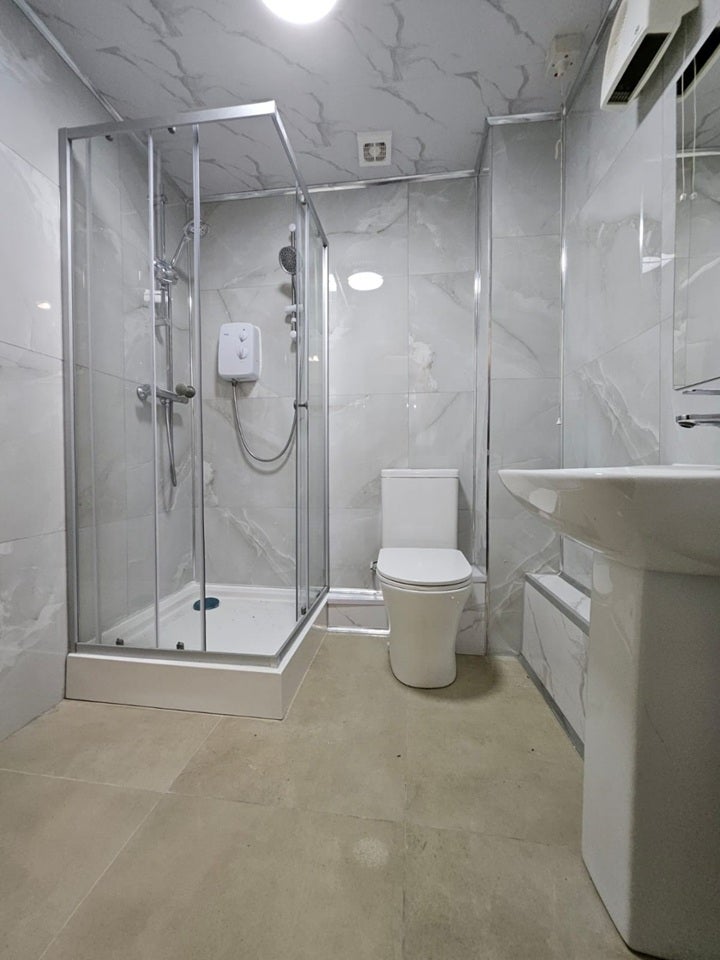 Flat Drapers Field in Coventry