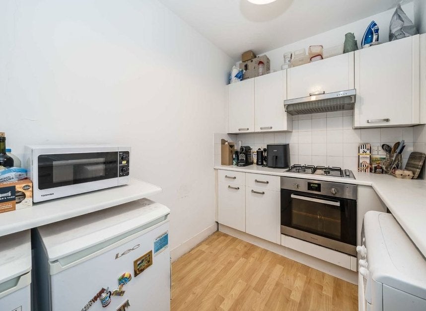 Flat Elmhurst Street in Greater London