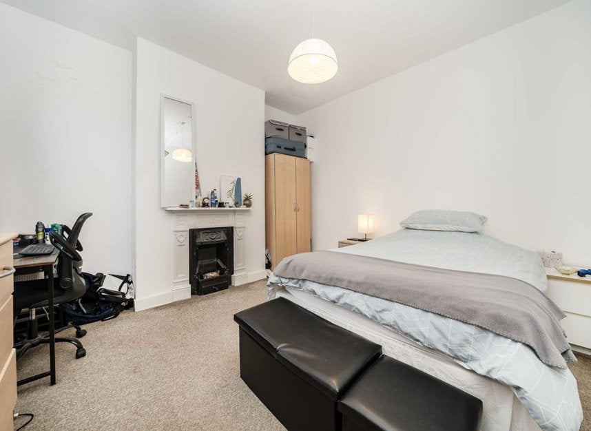 Flat Elmhurst Street in Greater London