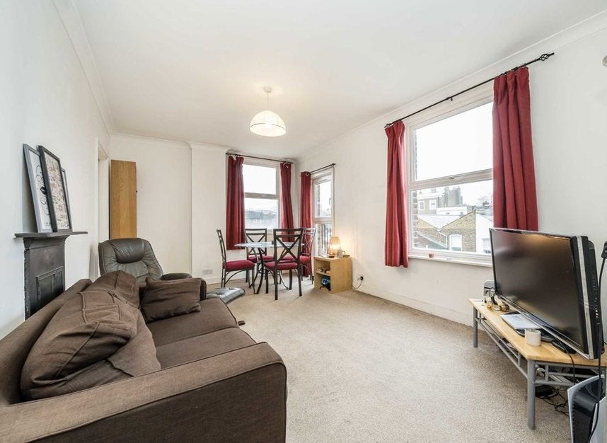 Flat Elmhurst Street in Greater London