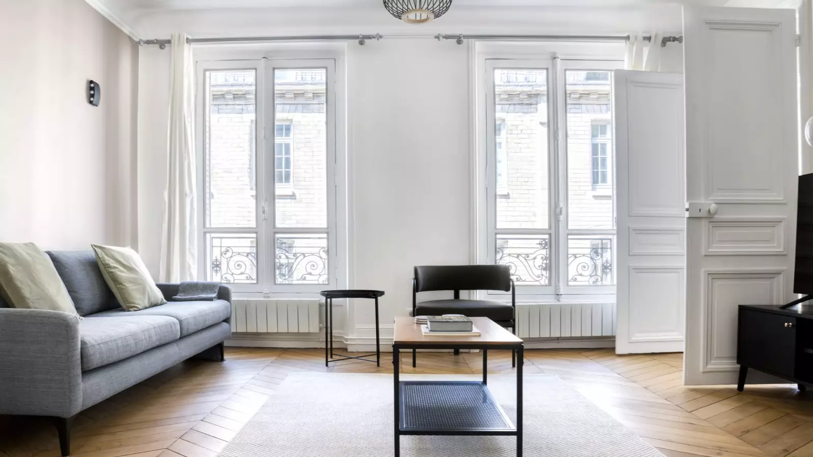 Flat Rue Portalis in Paris