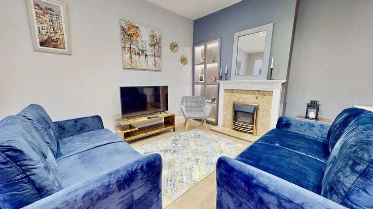 House Jenton Avenue in Greater London