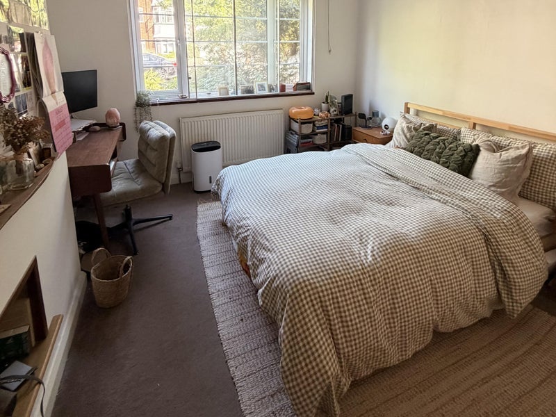 Room West Barnes Lane in Greater London