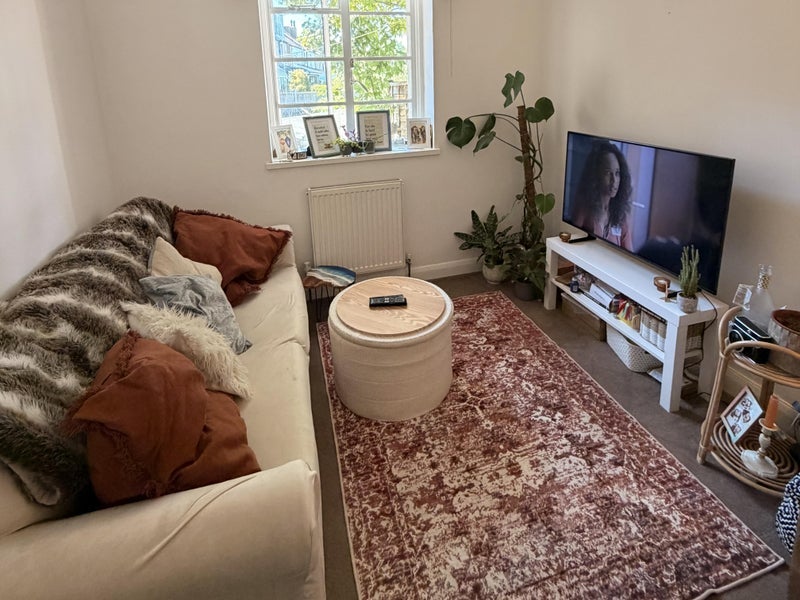 Room West Barnes Lane in Greater London