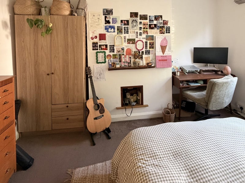 Room West Barnes Lane in Greater London