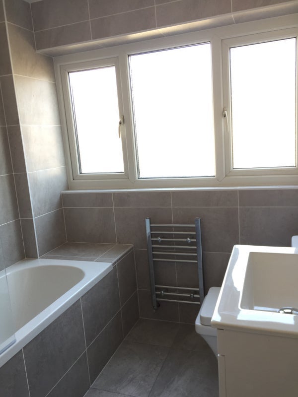 Room Bell Drive in Greater London