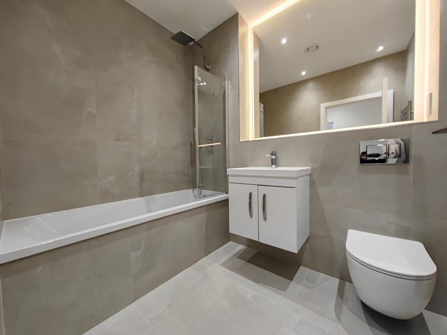 Flat Peach Street in Wokingham