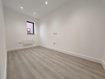 Flat Peach Street in Wokingham