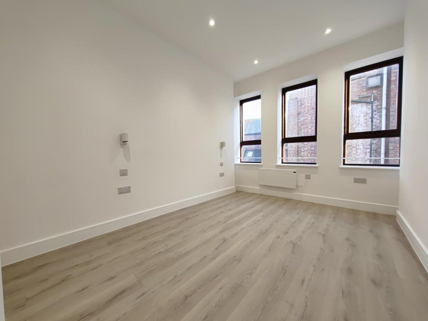 Flat Peach Street in Wokingham