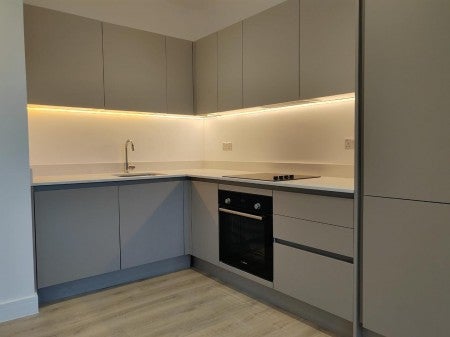 Flat Peach Street in Wokingham