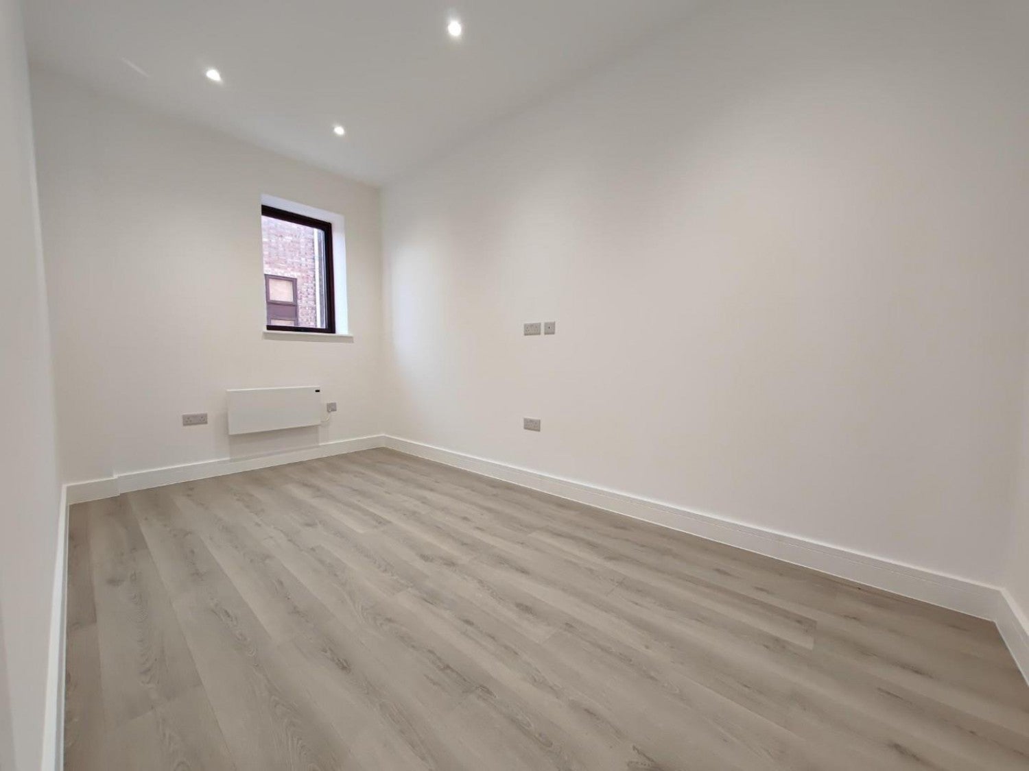 Flat Peach Street in Wokingham