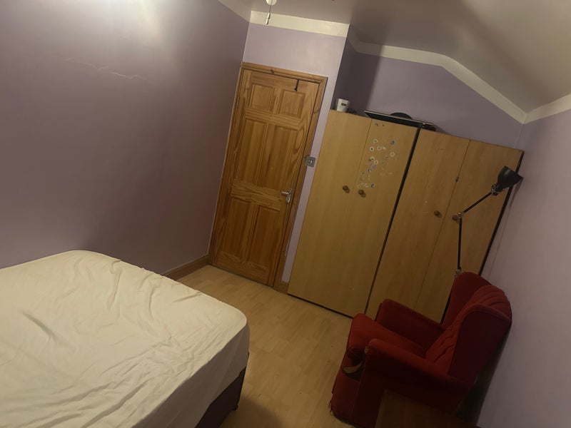 Room Cumberland Avenue in Slough