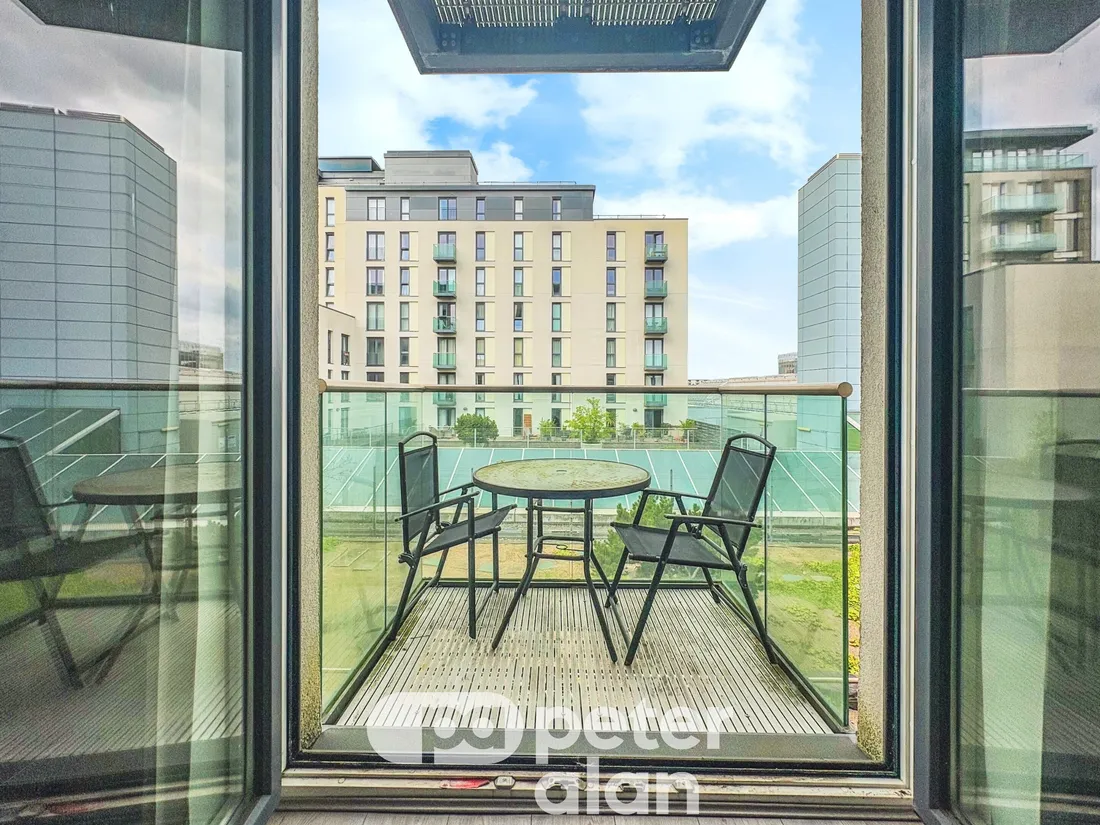 Flat Grand Arcade in Cardiff