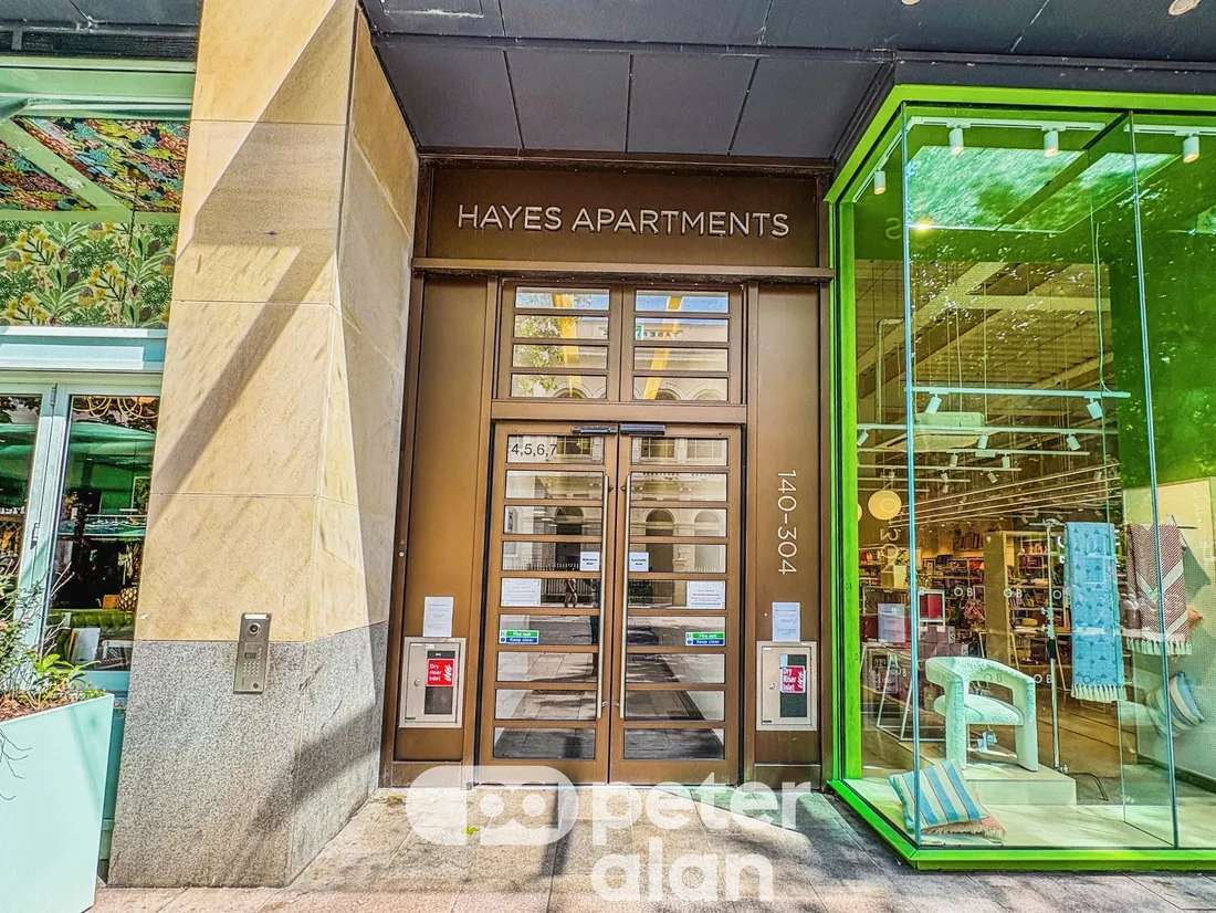 Flat Grand Arcade in Cardiff
