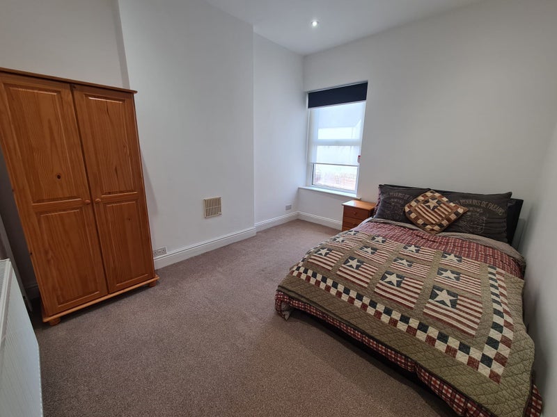 Room Dock View Road in Barry