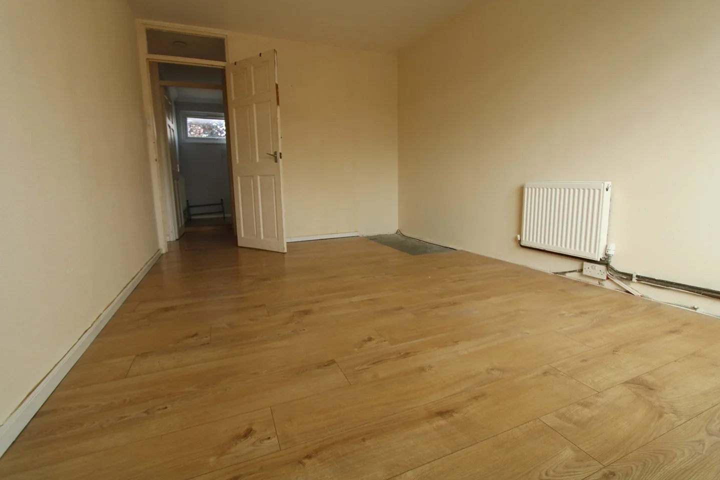 Flat Longford Court in Epsom and Ewell