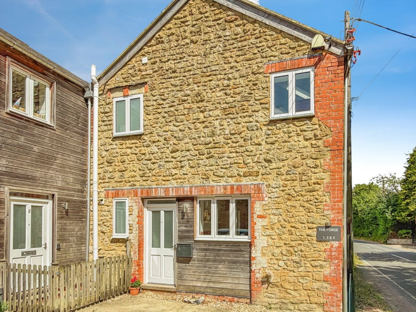 House Crooked Oak Hill in Melplash