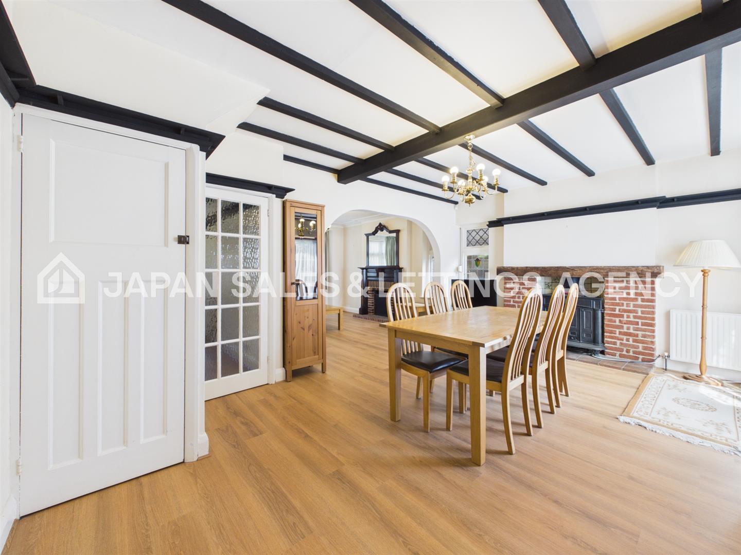 House Links Road in Greater London