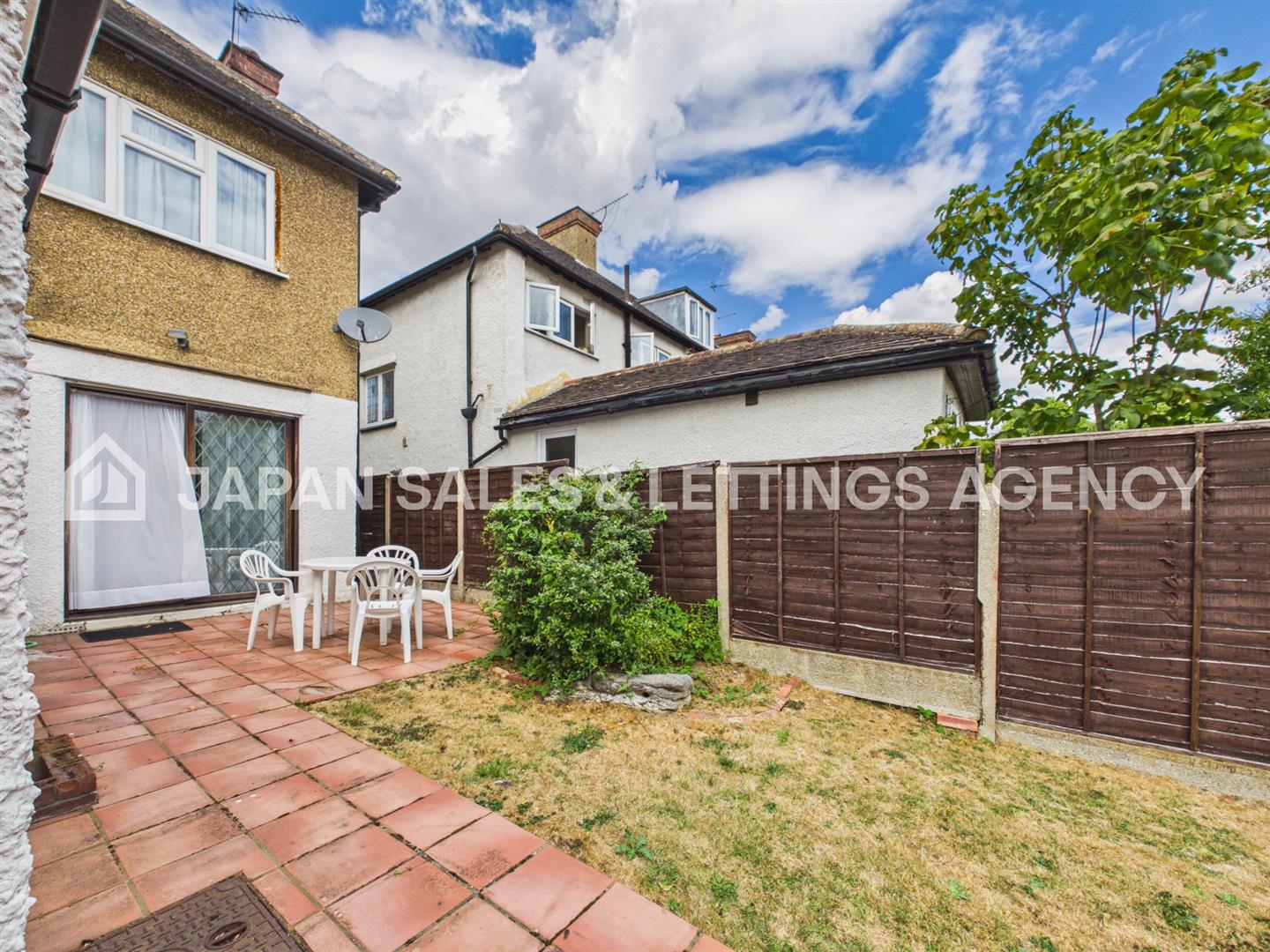 House Links Road in Greater London
