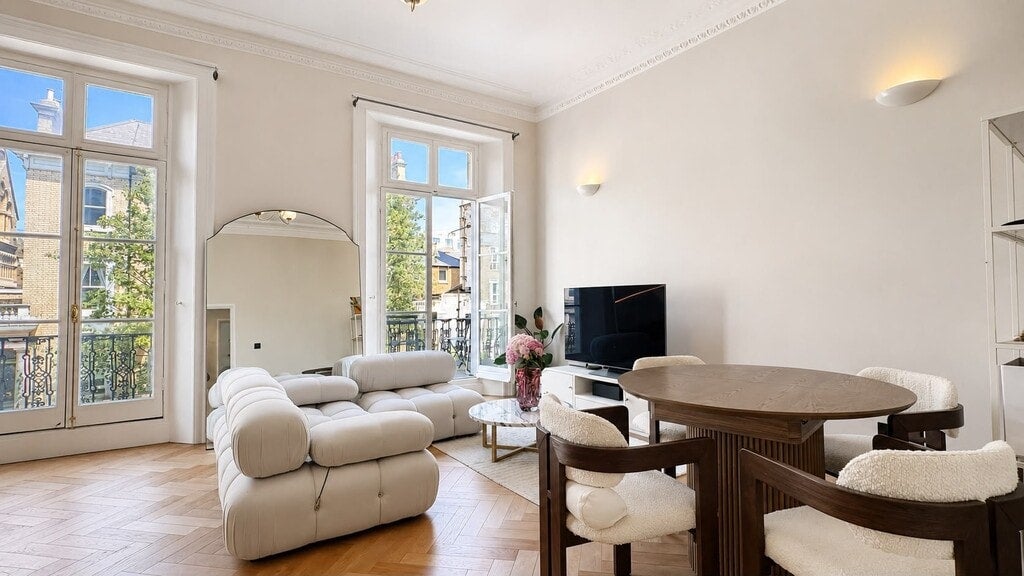 Flat Redcliffe Place in Greater London