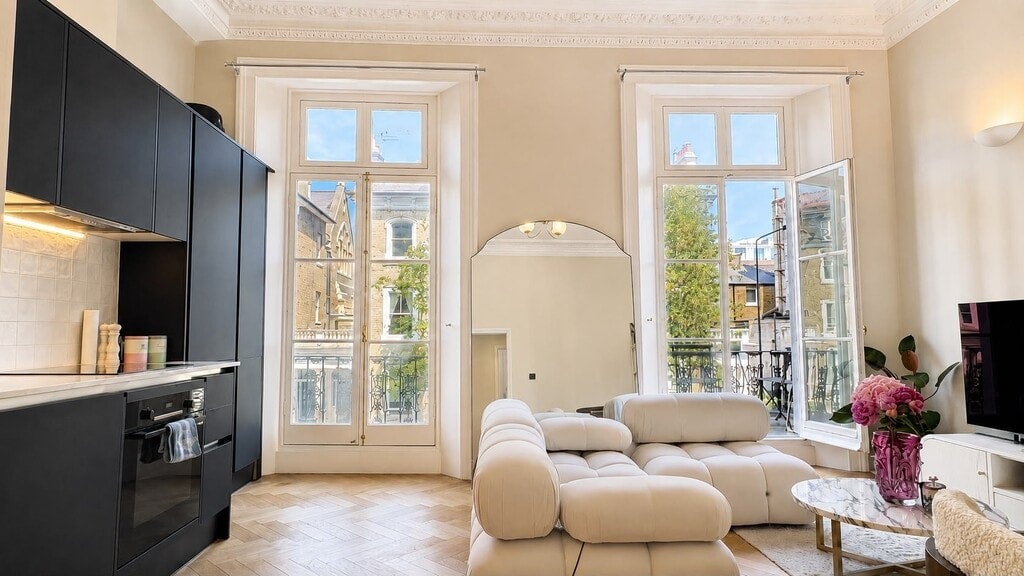 Flat Redcliffe Place in Greater London