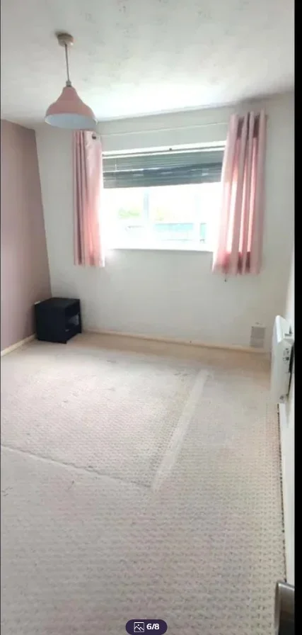 Flat Claverley Green in Luton
