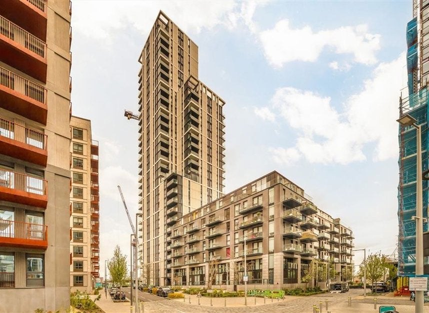 Flat Chandlers Avenue in Greater London