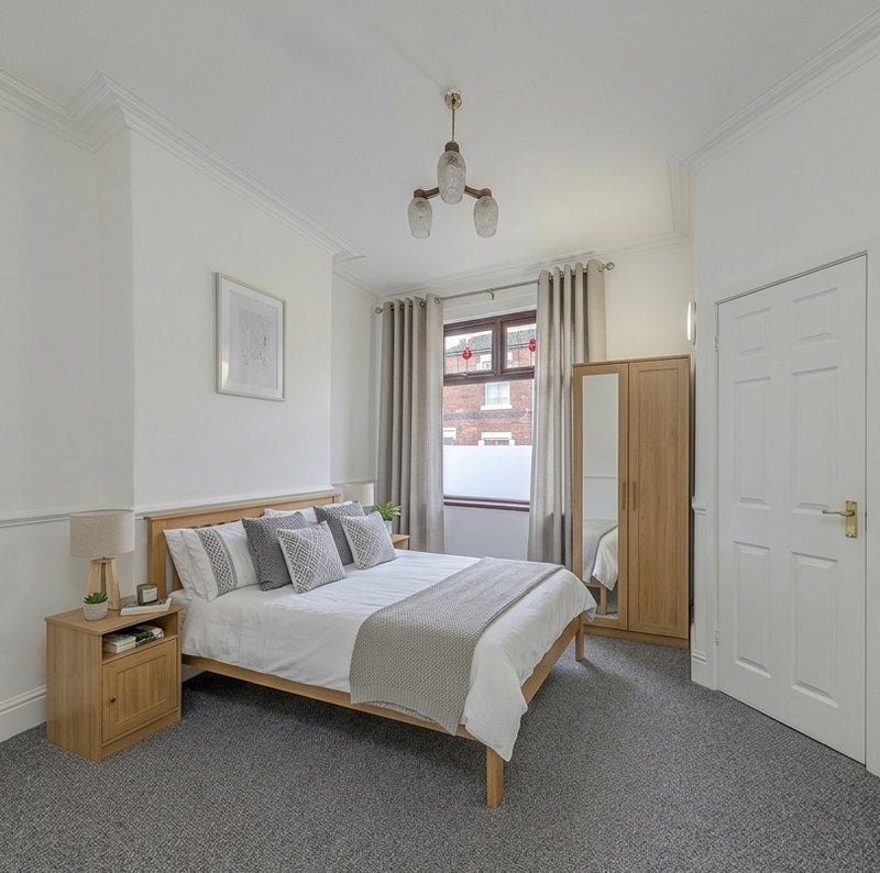 Room Slaney Street in Newcastle-under-Lyme
