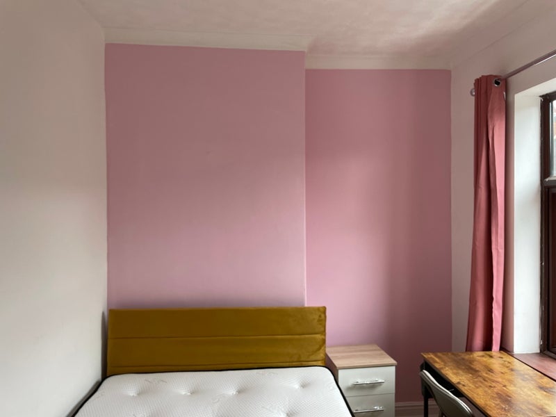 Room Slaney Street in Newcastle-under-Lyme
