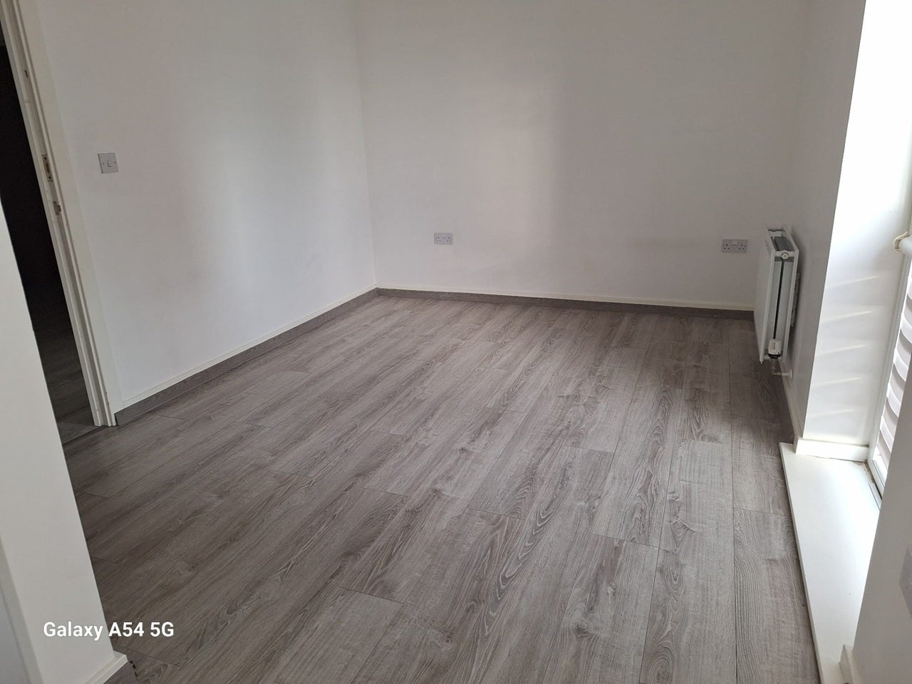 Flat Minter Road in Greater London