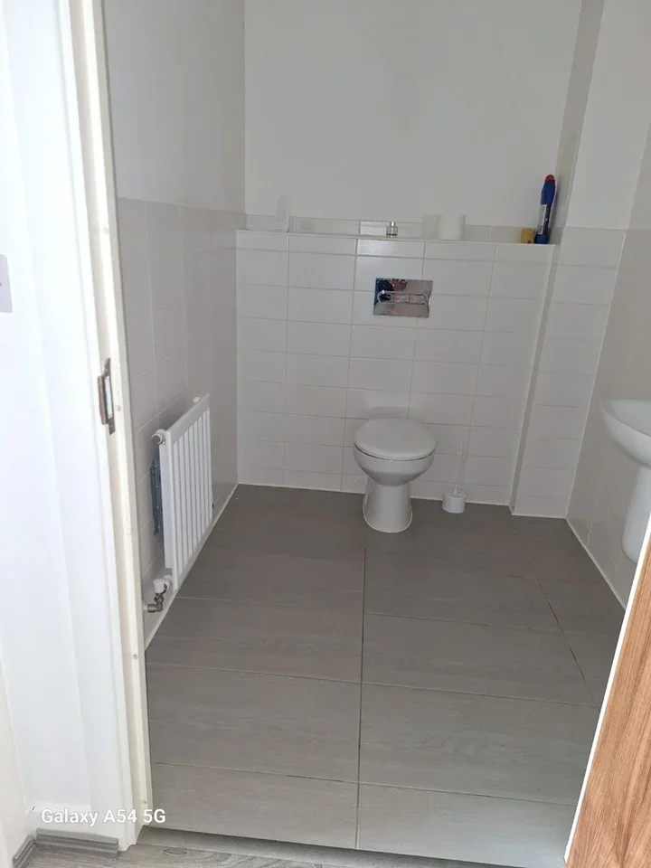 Flat Minter Road in Greater London