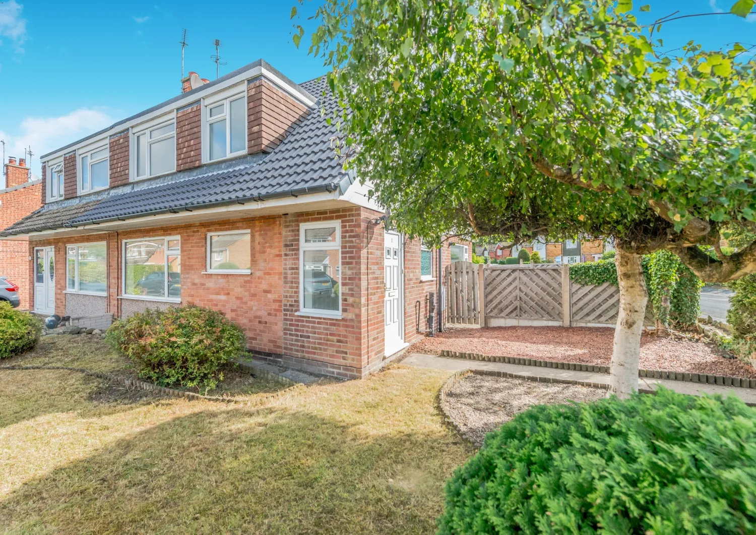 House Longwood Close in Leeds