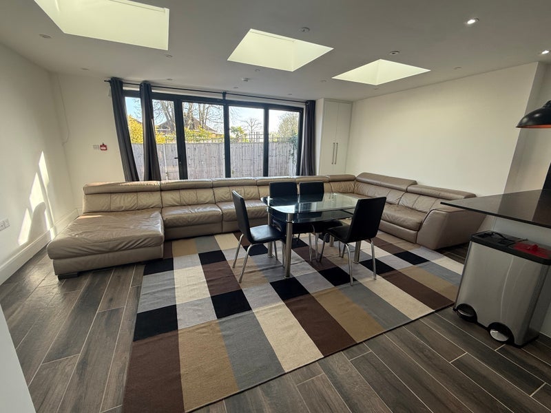 Room West Way in Greater London