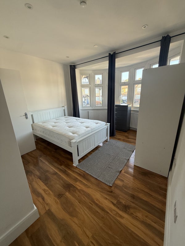 Room West Way in Greater London