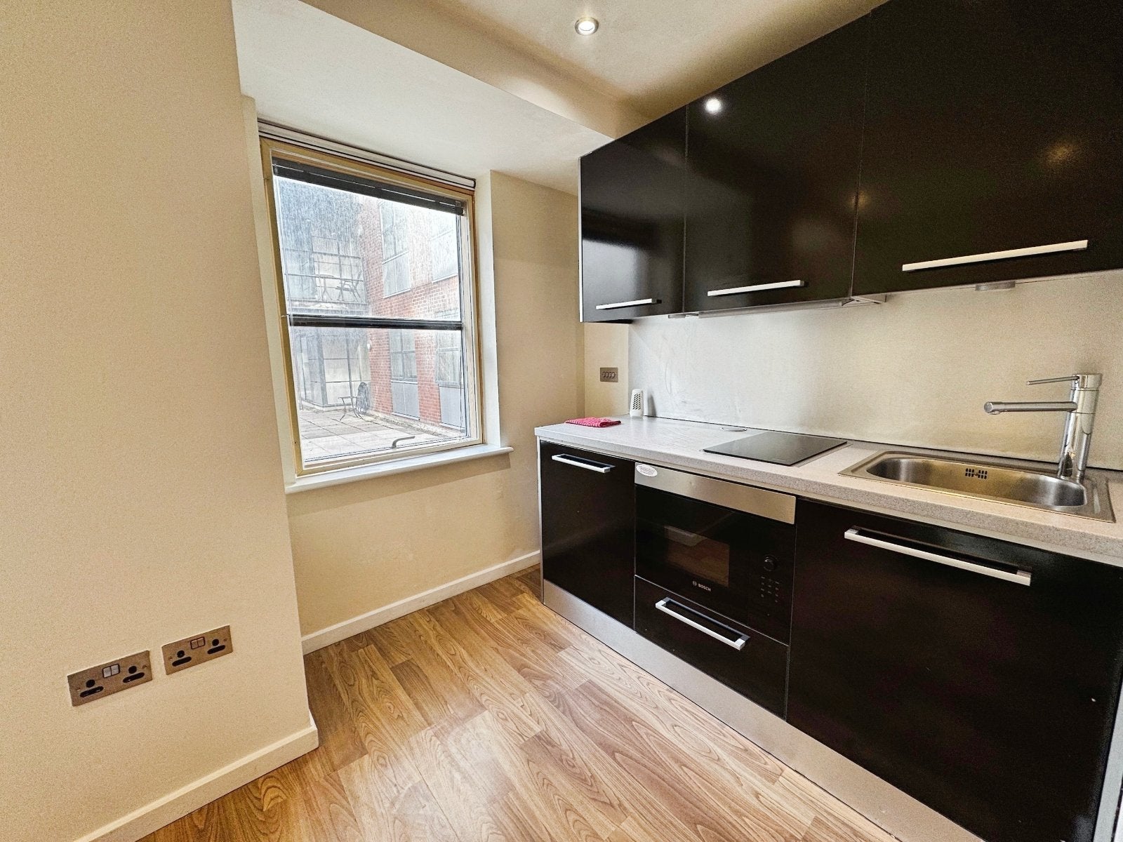 Flat Whitehall Quay in Leeds
