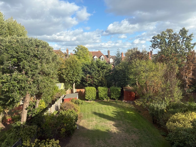 Room Fitzjohn's Avenue in Greater London
