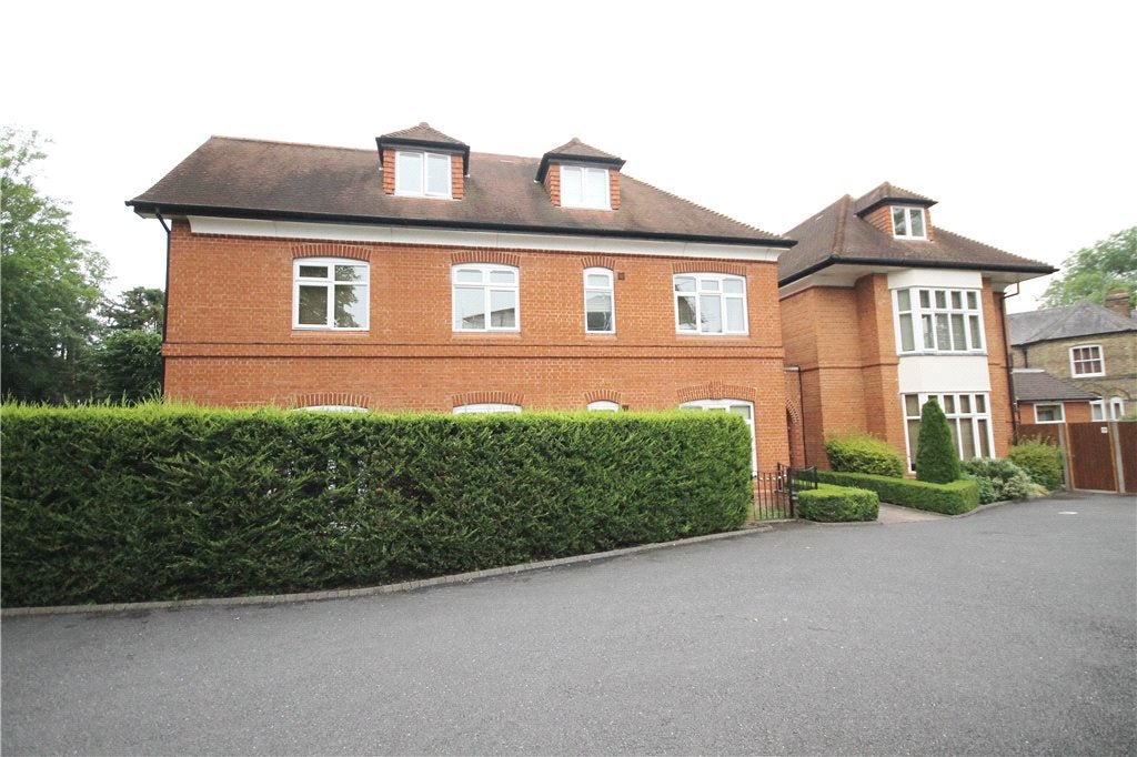 Flat Egham Hill in Borough of Runnymede