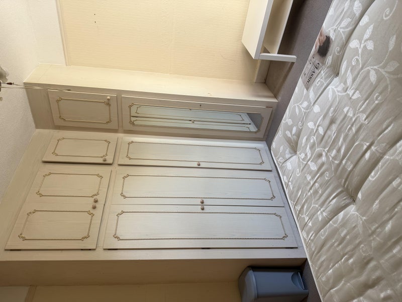 Room Beecroft Road in Greater London
