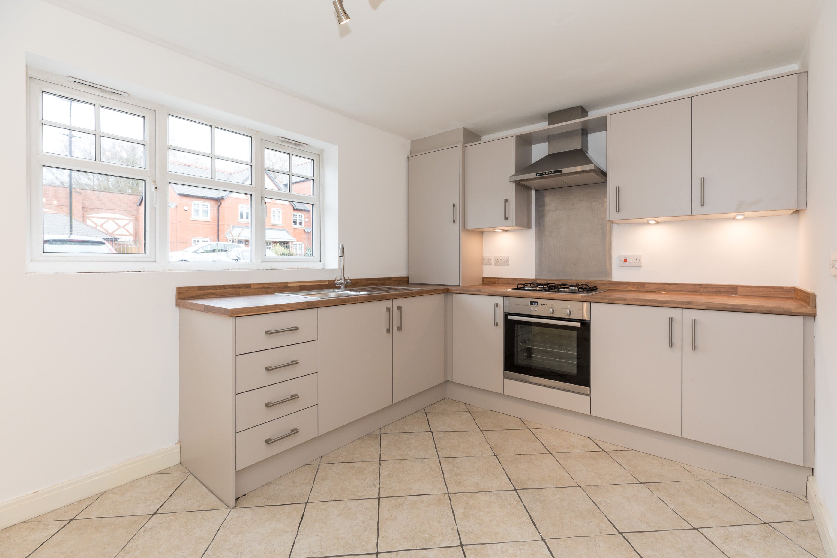 Flat Alden Close in Worthington