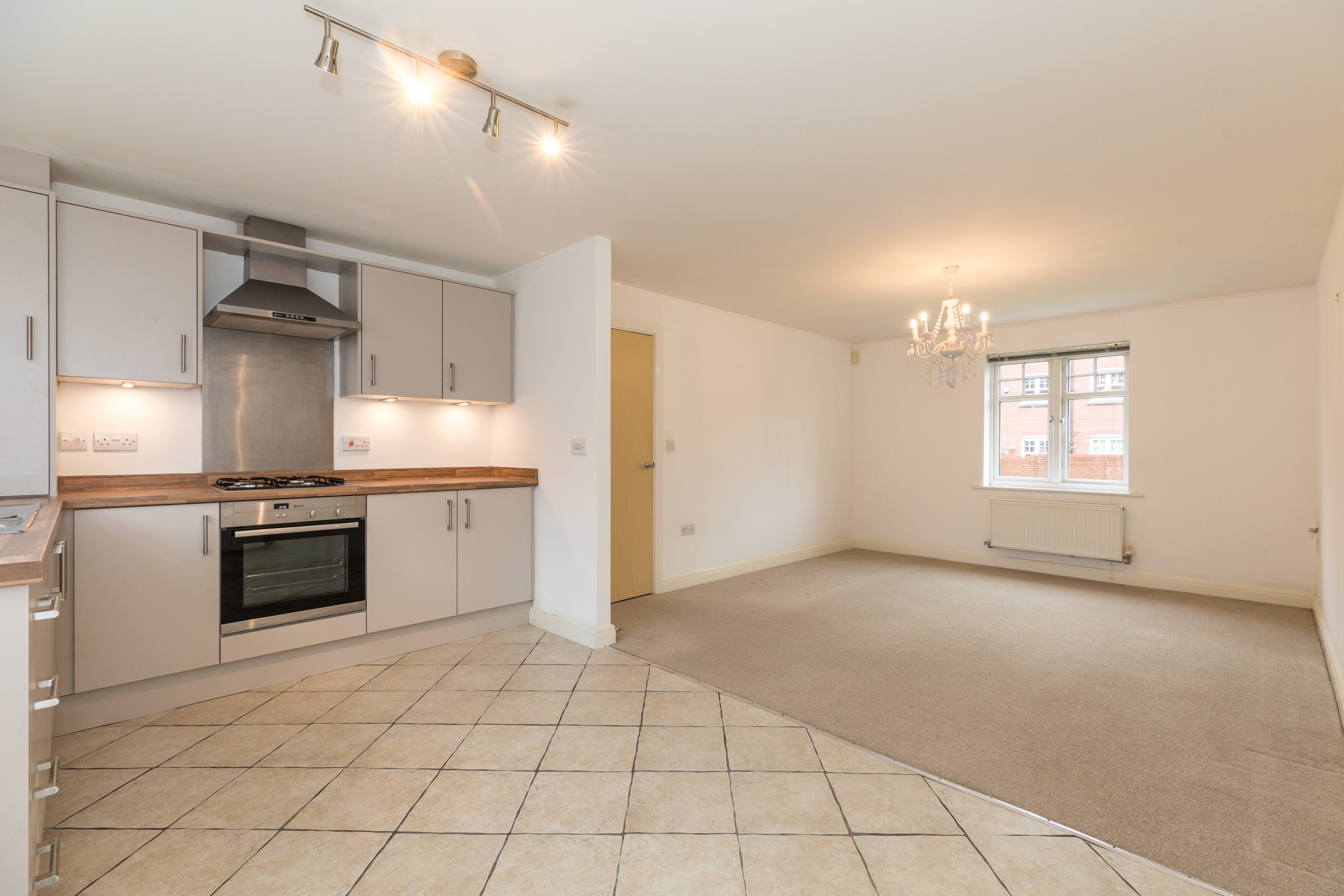 Flat Alden Close in Worthington