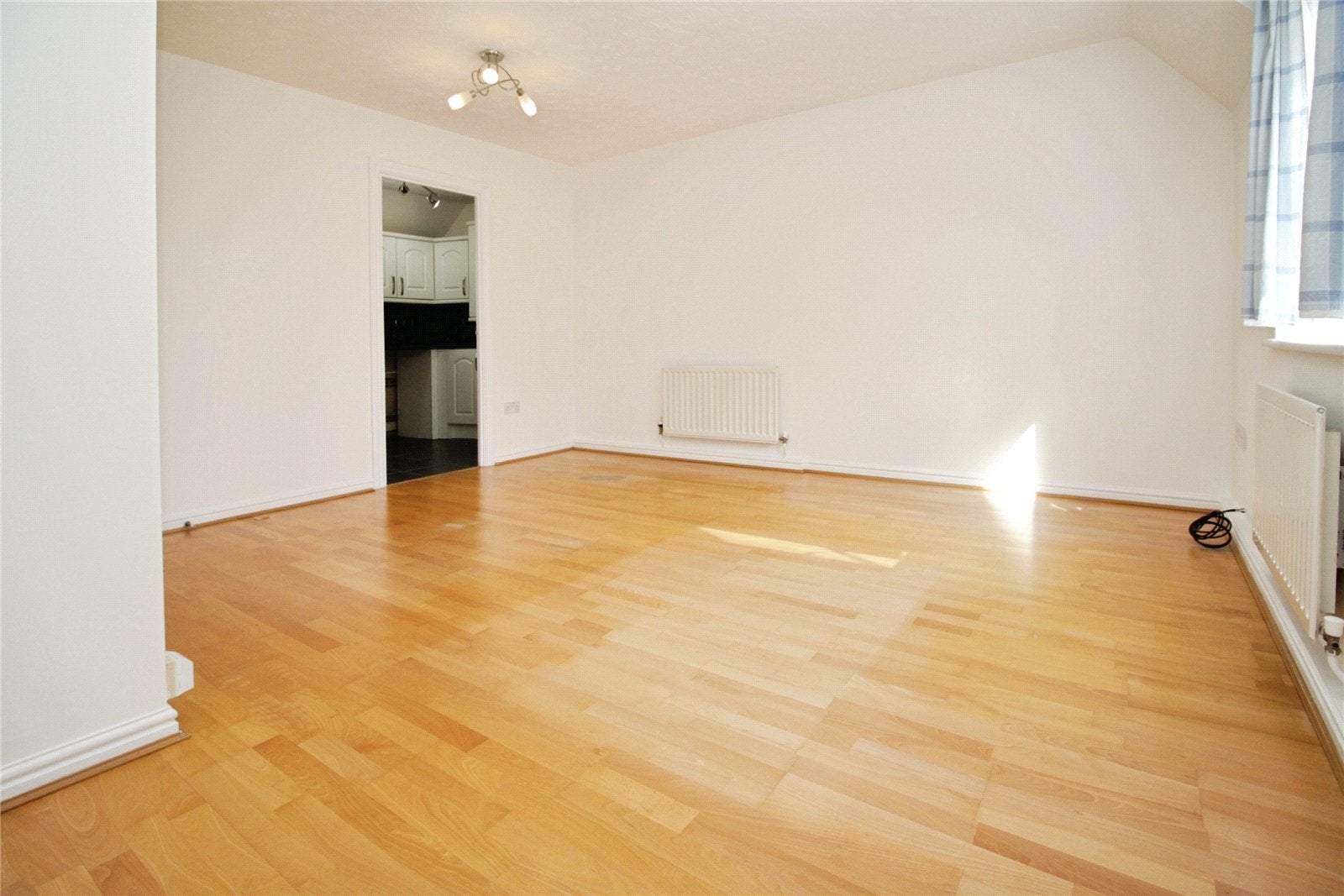 Flat Hazel Close in Basildon