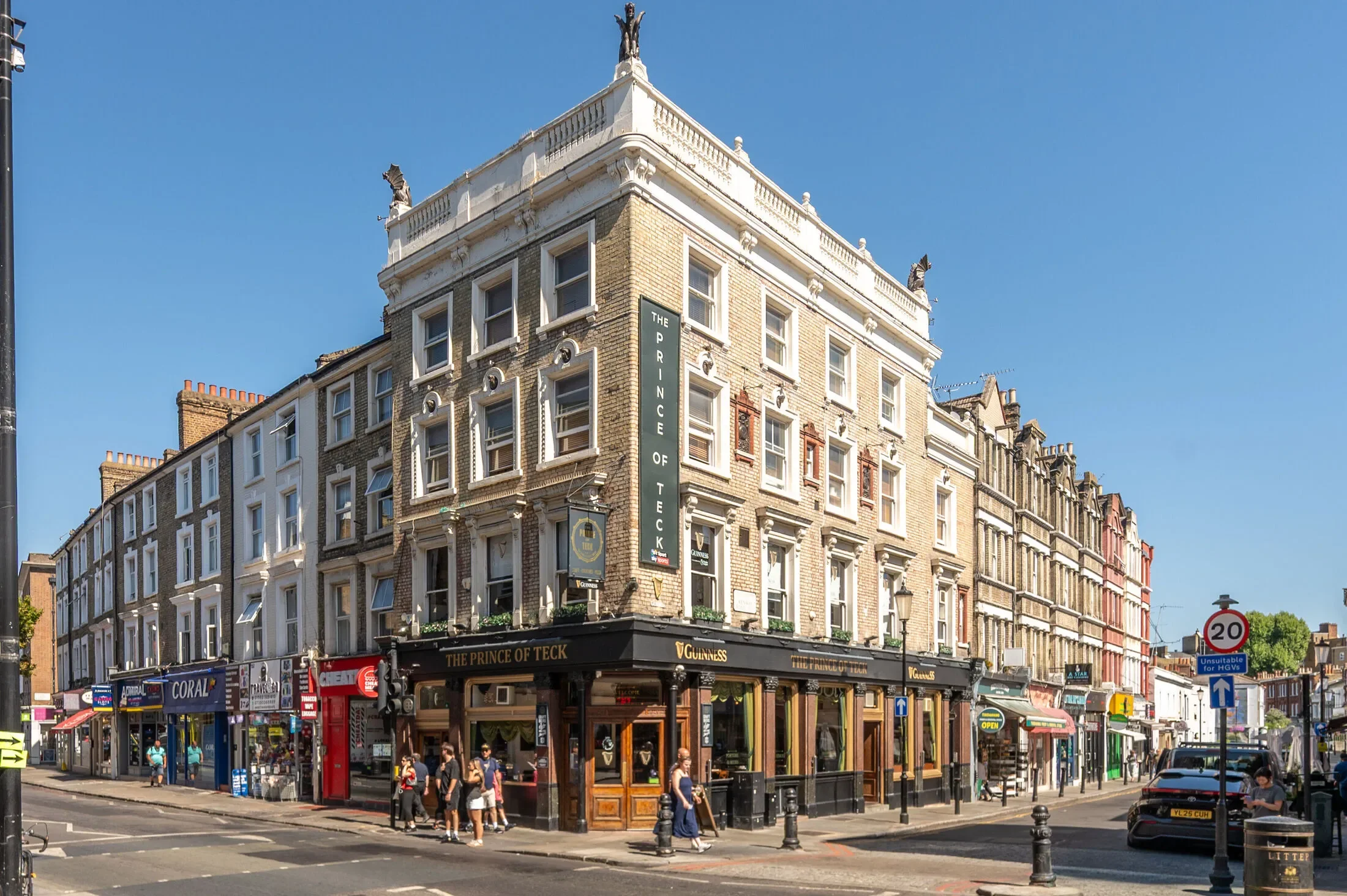 Flat Earl's Court Road in Greater London