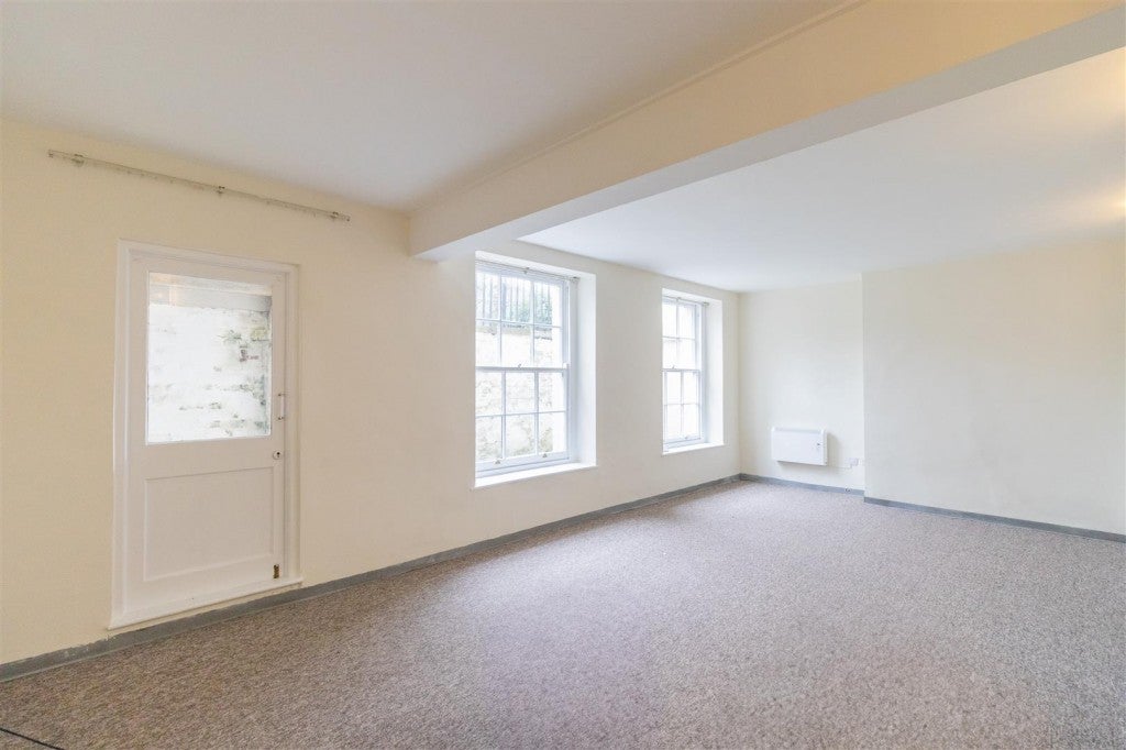 Flat Pittville Lawn in Cheltenham